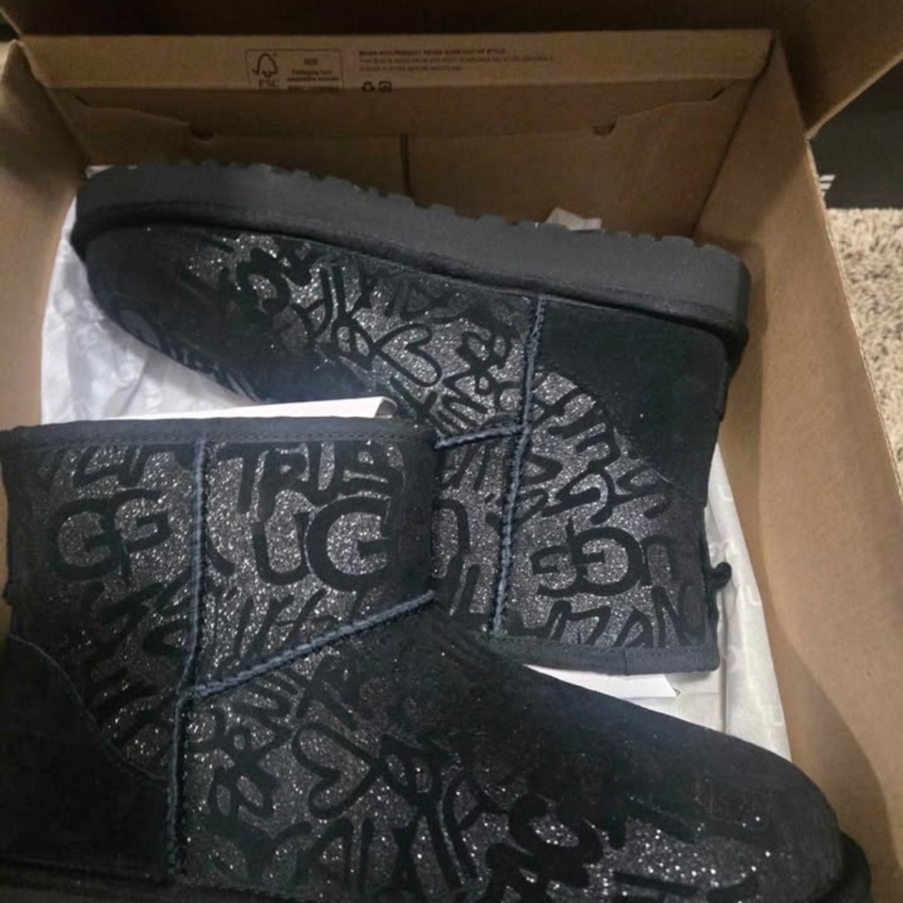 UGG Short Boot in Black with Tonal Graffiti Print - Picture 2 of 2